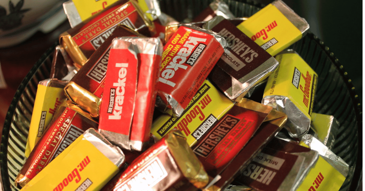 Is Krackel Gluten-Free? An image of Hershey's miniature bars with Krackel bars